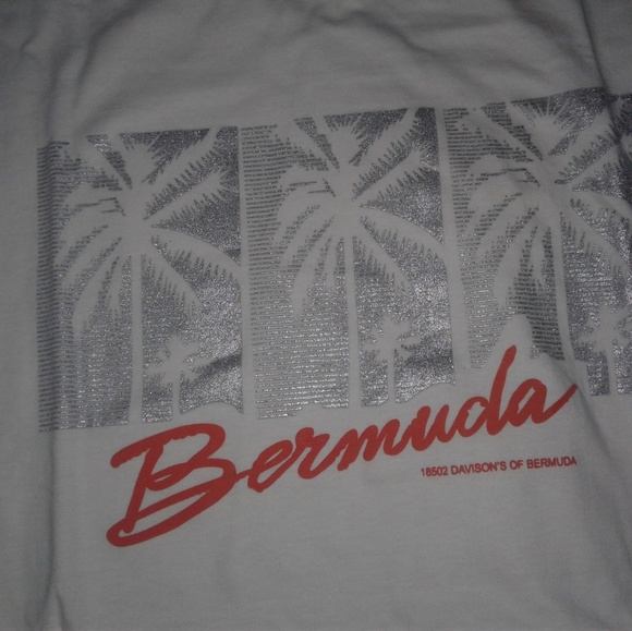 NWOT White Bermuda tee - Picture 2 of 3